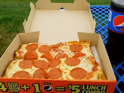 Image: Did Little Caesars just get busted serving DiGiorno frozen pizzas?