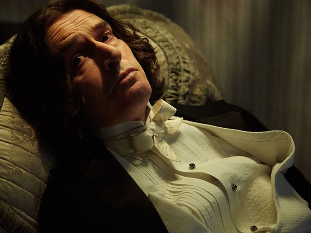 Review: In ‘The Happy Prince,’ Rupert Everett is born to be Wilde
