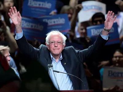 Sanders at a town meeting in Phoenix, Arizona, July 2015