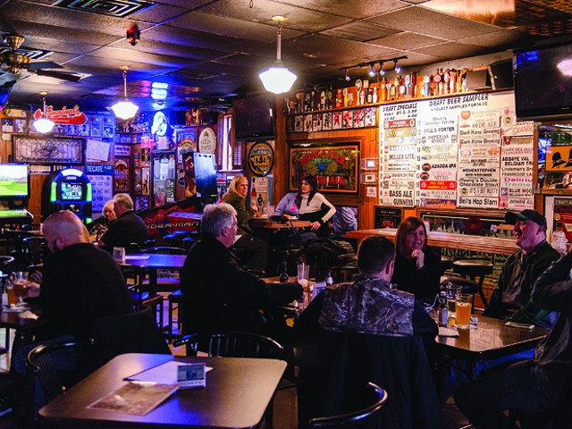 Raise the bar: Wyandotte’s Oak Cafe is as good as it gets