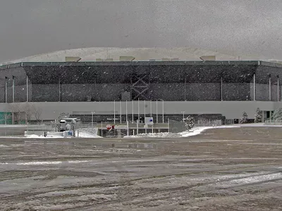 Image: Firefighters extinguish minor blaze at disused Pontiac Silverdome