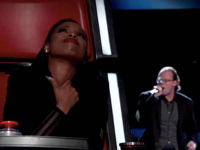 Lansing's 'singing cashier' auditioned for 'The Voice' last night and made it through