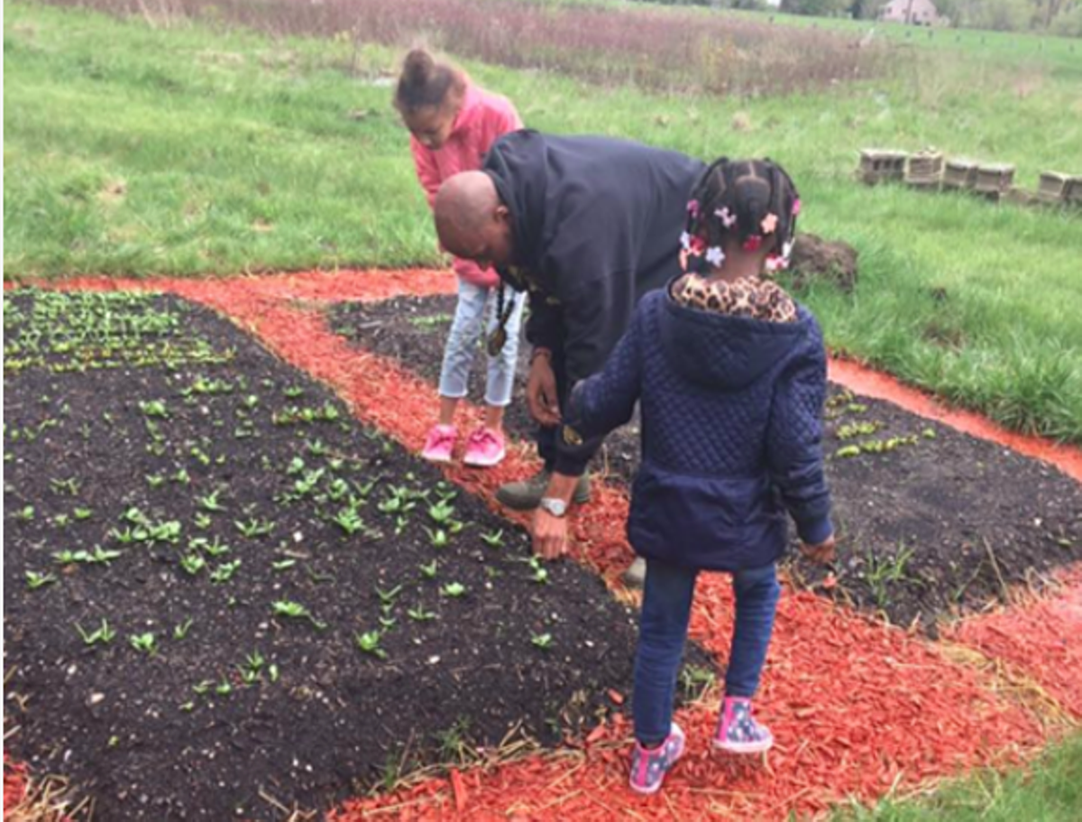 Image: Detroit man sues three white women who called police on him for 'gardening while black'