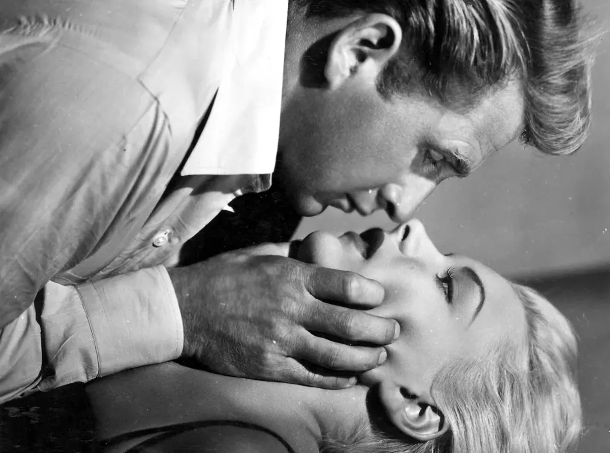 Image: Lloyd Bridges and Barbara Payton in Trapped.