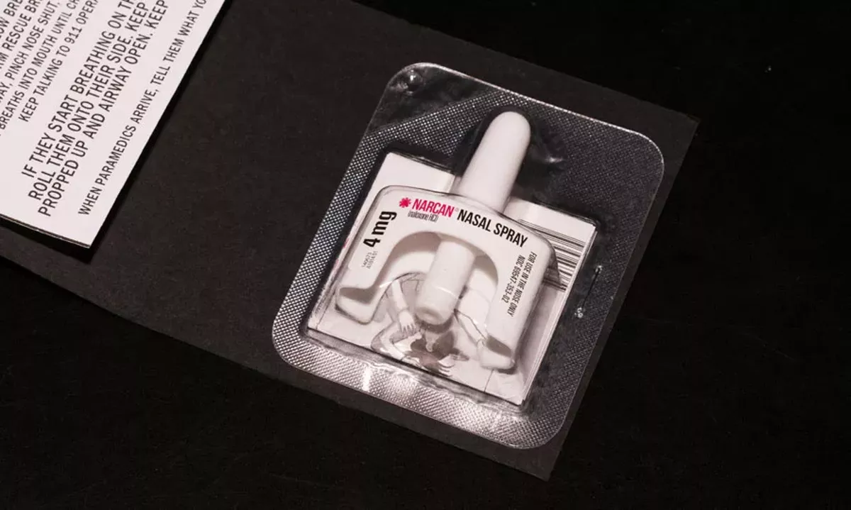 Image: A Narcan dose.