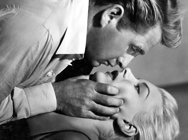 fall-arts2-noir-city-trapped_1949_fnfrestoration_lloydbridges_barbarapayton-2.webp