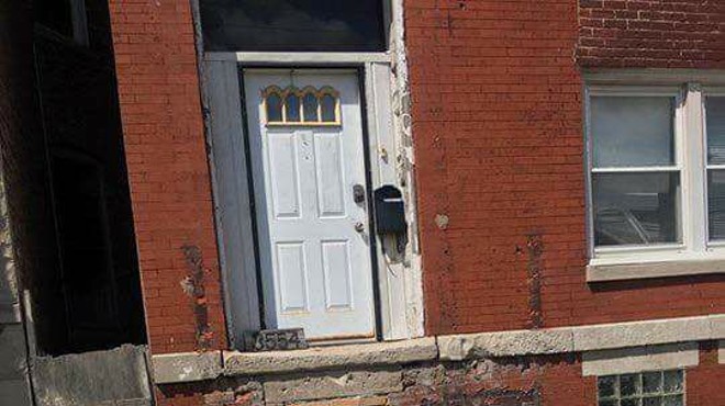 Detroit man says his porch was stolen, photo goes viral
