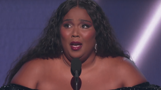 Yaaas, queen Lizzo takes home 3 Grammy Awards and pays tribute to Kobe Bryant