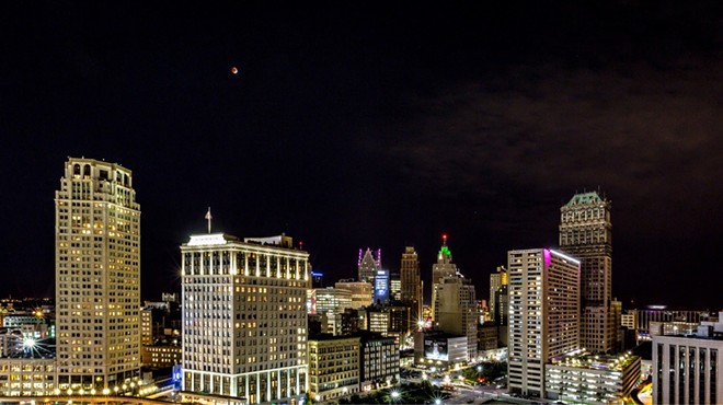 Photo of the day: Super blood moon rises over Detroit