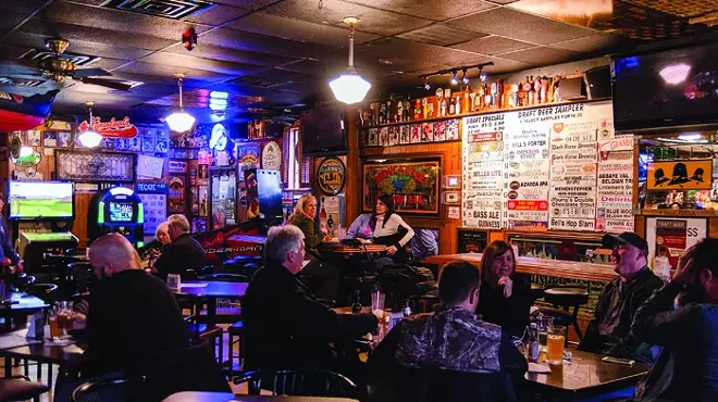 Image: Raise the bar: Wyandotte’s Oak Cafe is as good as it gets