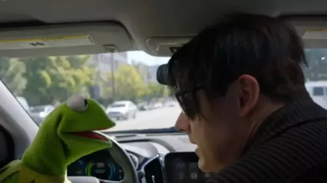 Image: Watch Jack White sing 'Fell in Love with a Girl' with Kermit the Frog