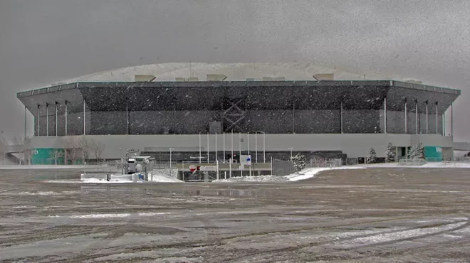 Image: Firefighters extinguish minor blaze at disused Pontiac Silverdome