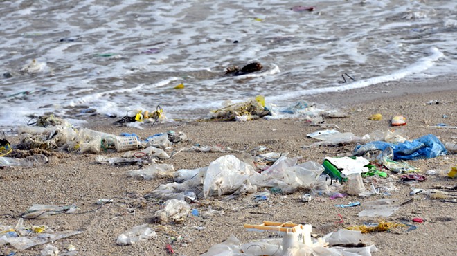Study: Nearly 10,000 metric tons of plastic flow into Great Lakes each year