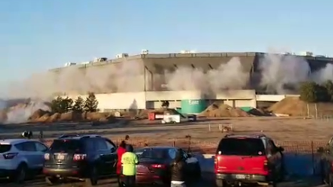 Image: Pontiac Silverdome implosion off to a Lions-like start with failed detonation