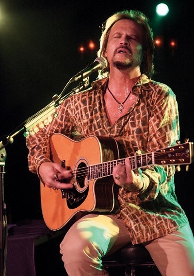 An Evening With Travis Tritt, solo-acoustic