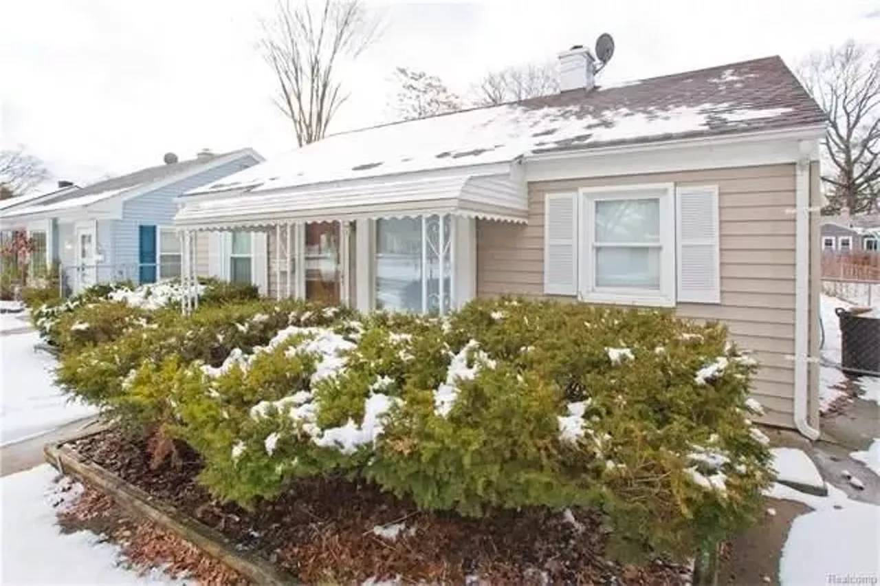 505 Stratford Rd, Ferndale $95,000 2 beds, 1 bath, 766 sq ft, 4,356 sq ft lot This cozy home looks like it was recently renovated with new appliances and counters. This house is basically a steal.