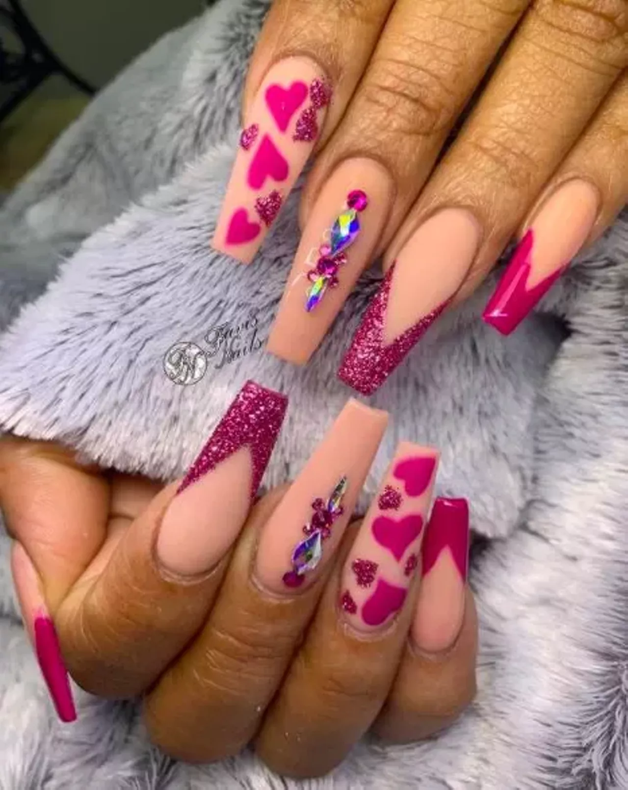 @favisnails