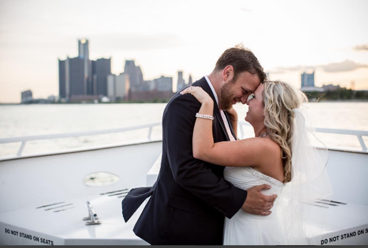 Melissa Elaine is based in Ann Arbor so she's perfect if you're wedding it out there. Her photos on Instagram are simply stunning.