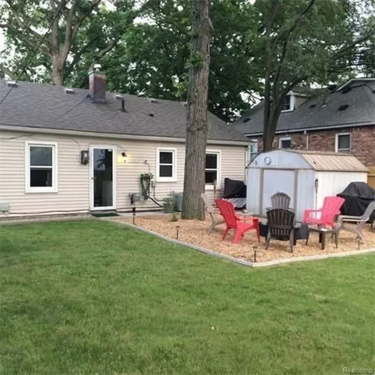 157 Kensington Ave, Ferndale