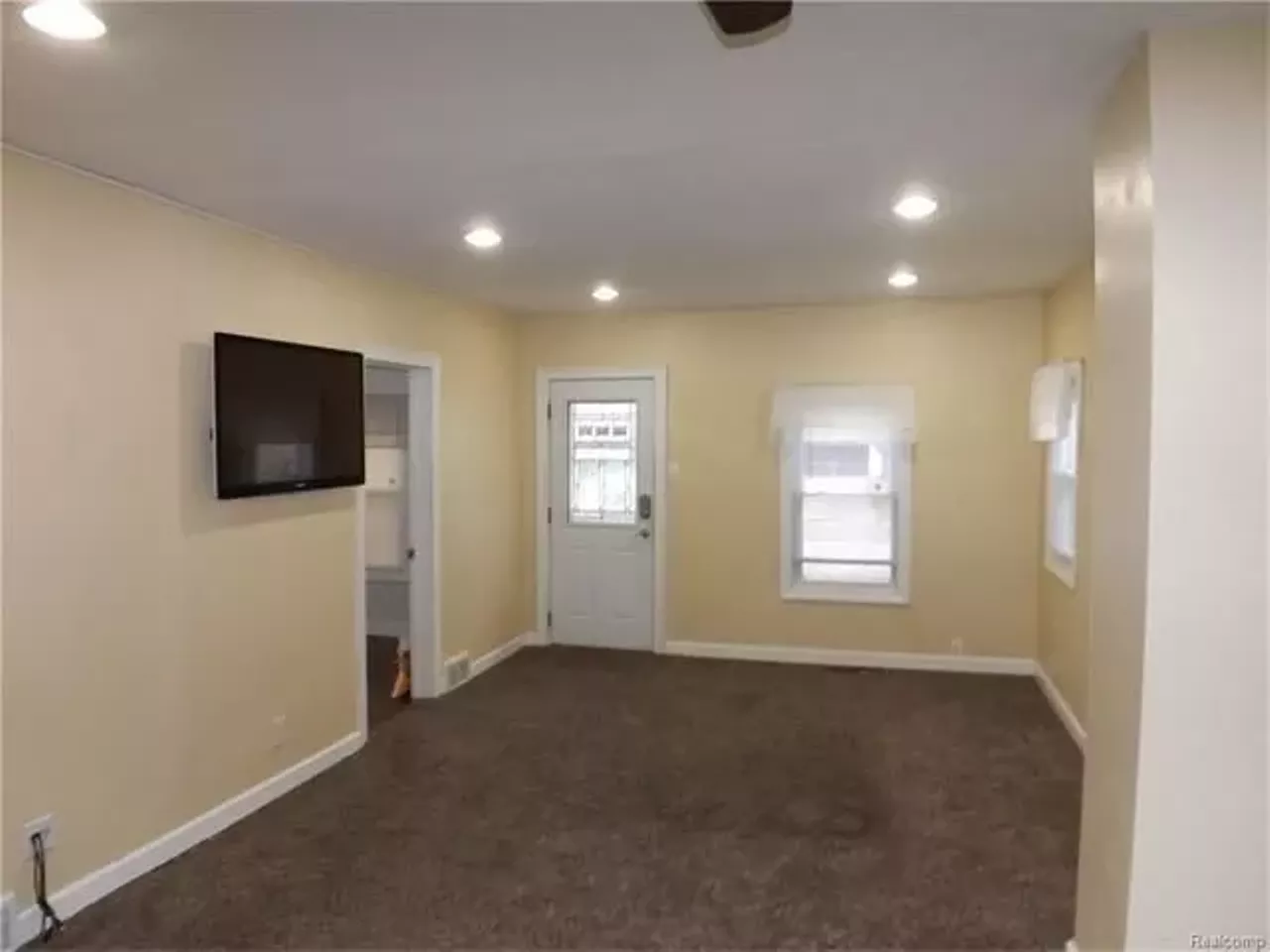 27073 Alger Blvd, Madison Heights 