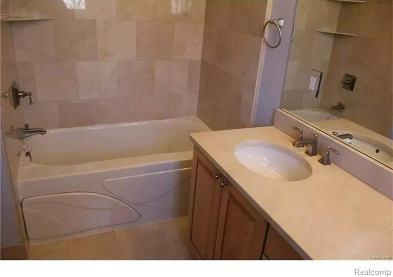 $2,599/mo. | 3 beds | 2.5 baths | 1,615 sqft 617 James Cir. This gorgeous 3 bedroom and 2.5 bath townhouse includes hardwood floors throughout foyer and kitchen, a living room with a 2-way fireplace and a kitchen with granite countertops. To top it off, the home has a master bedroom with vaulted ceilings, a master bathroom and kitchen with a 2-car attached garage.