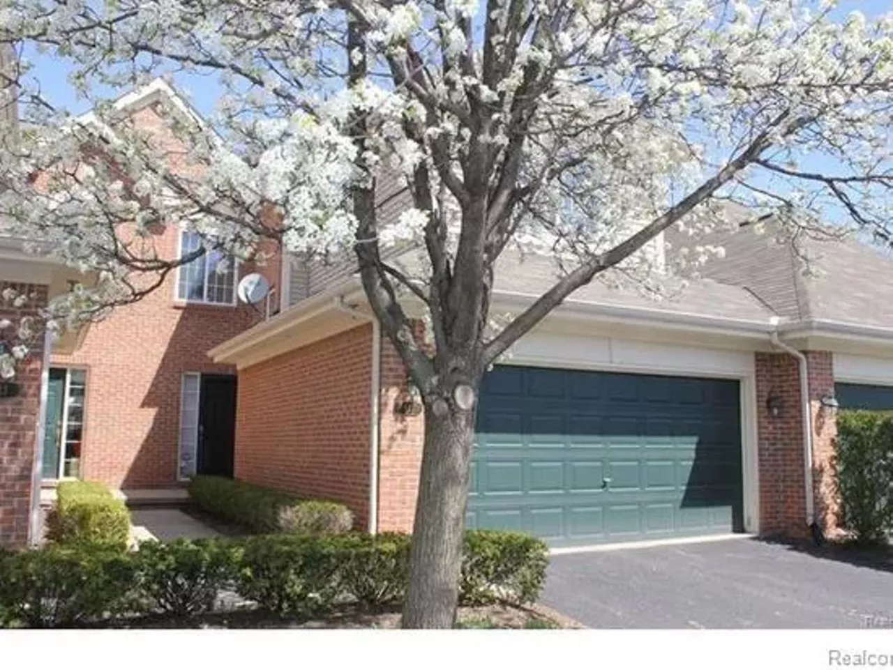 $2,599/mo. | 3 beds | 2.5 baths | 1,615 sqft 617 James Cir. This gorgeous 3 bedroom and 2.5 bath townhouse includes hardwood floors throughout foyer and kitchen, a living room with a 2-way fireplace and a kitchen with granite countertops. To top it off, the home has a master bedroom with vaulted ceilings, a master bathroom and kitchen with a 2-car attached garage.