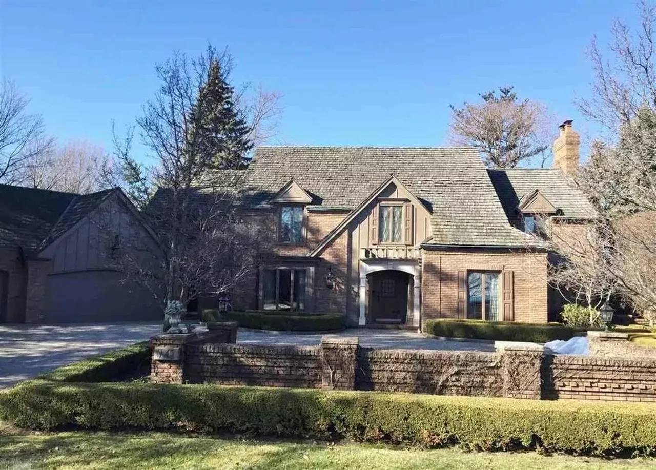 741 Shelden Rd, Grosse Pointe $929,900 4 beds, 3 full, 2 half baths, 4,993 sq ft, .33 acres lot