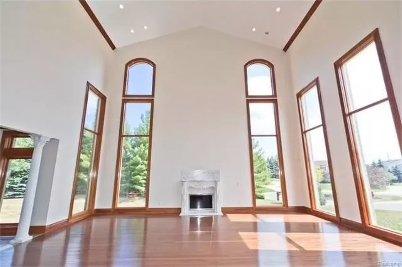 4015 Golf Ridge Dr, Bloomfield Township $1,690,000 4 beds, 4 full, 2 half baths, 7,932 sq ft Talk about an open floor plan! This Bloomfield Township mansion looks pretty new and is ready for you to hull in all your furniture. Oh, and it&#146;s on a golf course so have fun with that.