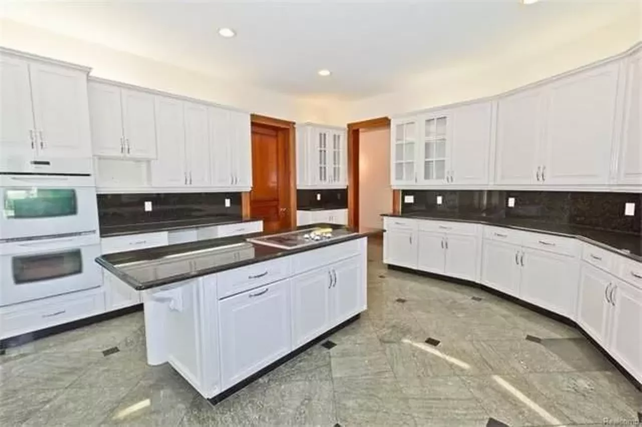 4015 Golf Ridge Dr, Bloomfield Township $1,690,000 4 beds, 4 full, 2 half baths, 7,932 sq ft Talk about an open floor plan! This Bloomfield Township mansion looks pretty new and is ready for you to hull in all your furniture. Oh, and it&#146;s on a golf course so have fun with that.
