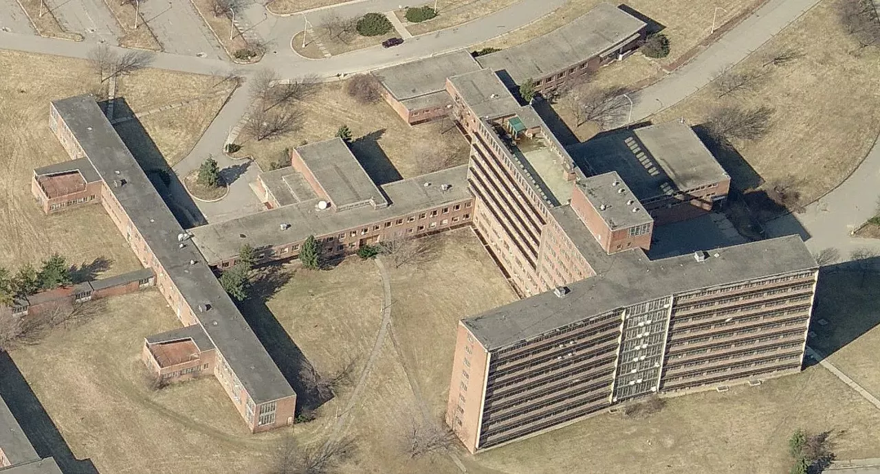 The Northville Psychiatric Hospital People love trespassing and exploring this creepy old place. The hydroshock therapy room is apparently still intact. Sounds like fun.