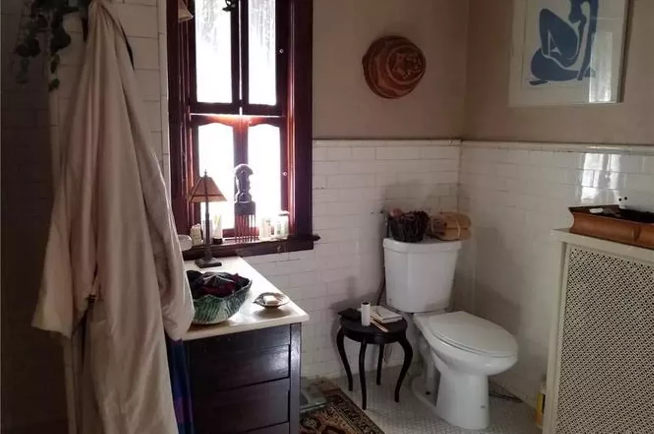  736 Chicago Blvd N. Detroit, MI 48202; $650,100 Boston-Edison Historic District, six beds, four baths, 5,100 sqft. Pictured: bathroom Photos via Angela Jackson, EXP Realty LLC-Troy