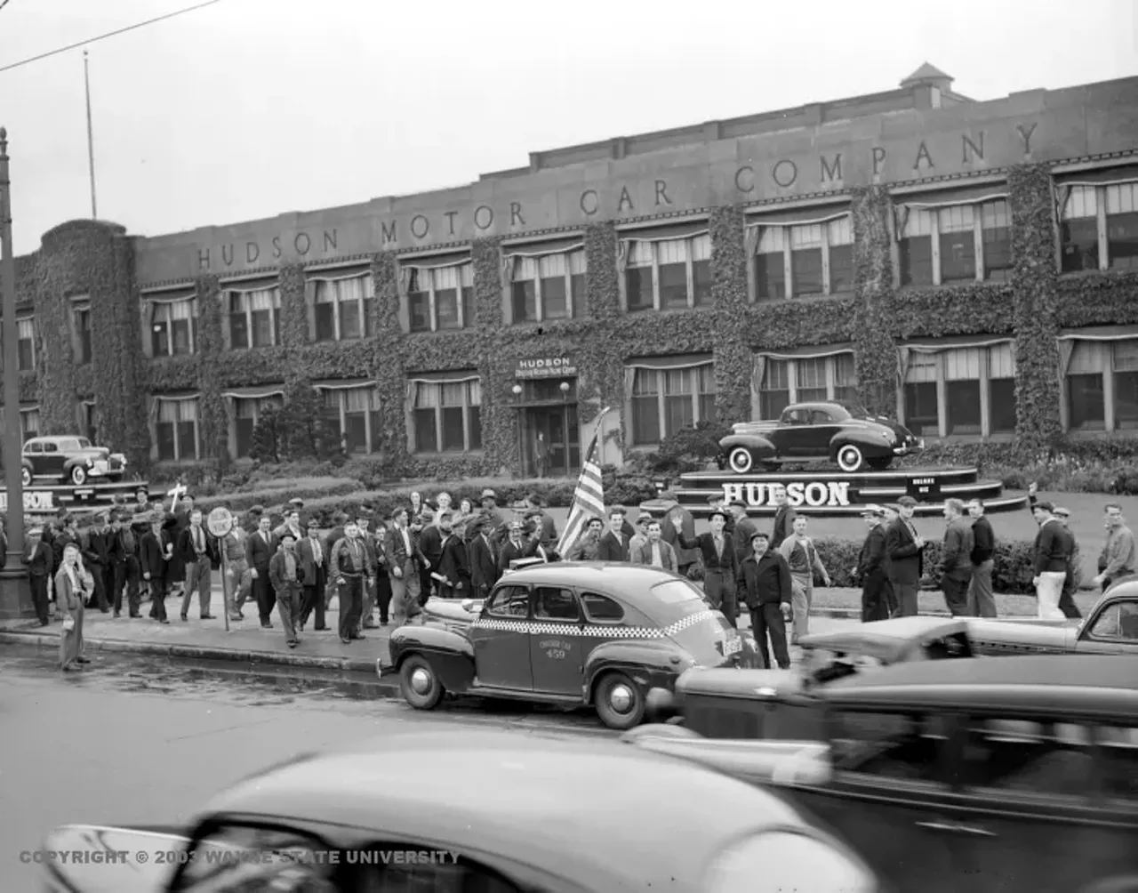 1941 - Hudson Motor Car Company in Detroit No, that&#146;s not the former department store. That&#146;s the Hudson Car Company, which was co-founded by the same person who established Hudson&#146;s.