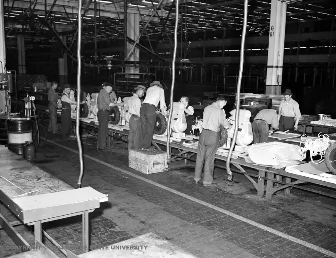 1946 - Kaiser-Frazer Motor Car Company in Willow Run They see them rollin&#146;... tires.