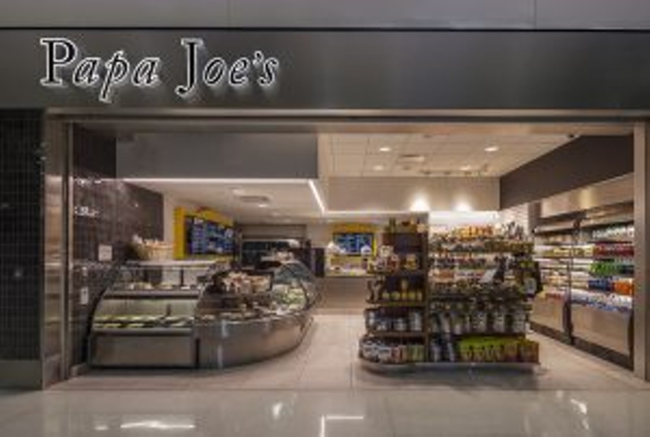  Papa Joes 
Papa Joe's provides great grab and go items before or after a long flight like the Eggplant Rollotini and Chicken Sicilliano.[Gate B-2]