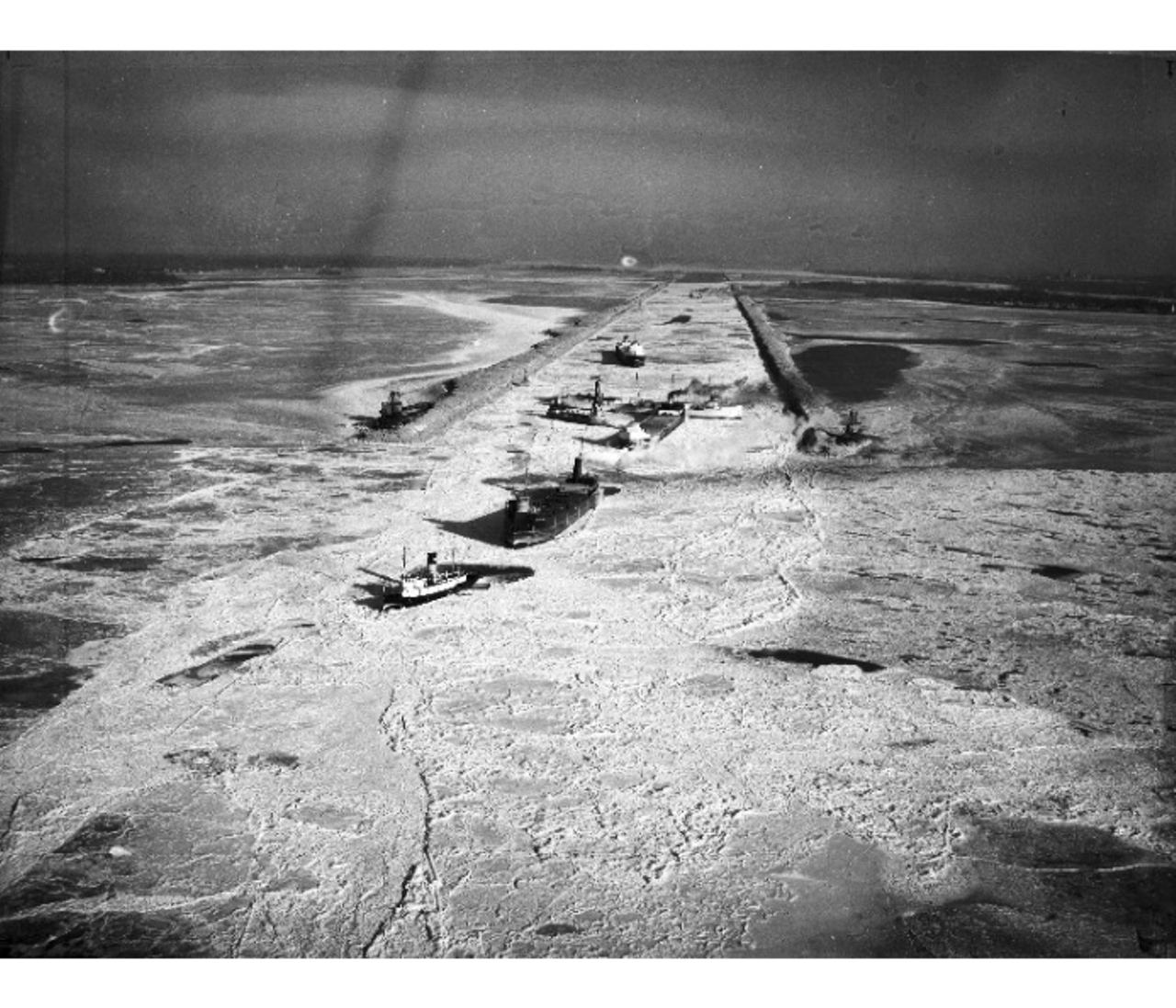 A freighter in 1937 stuck in the ice on the Detroit River.