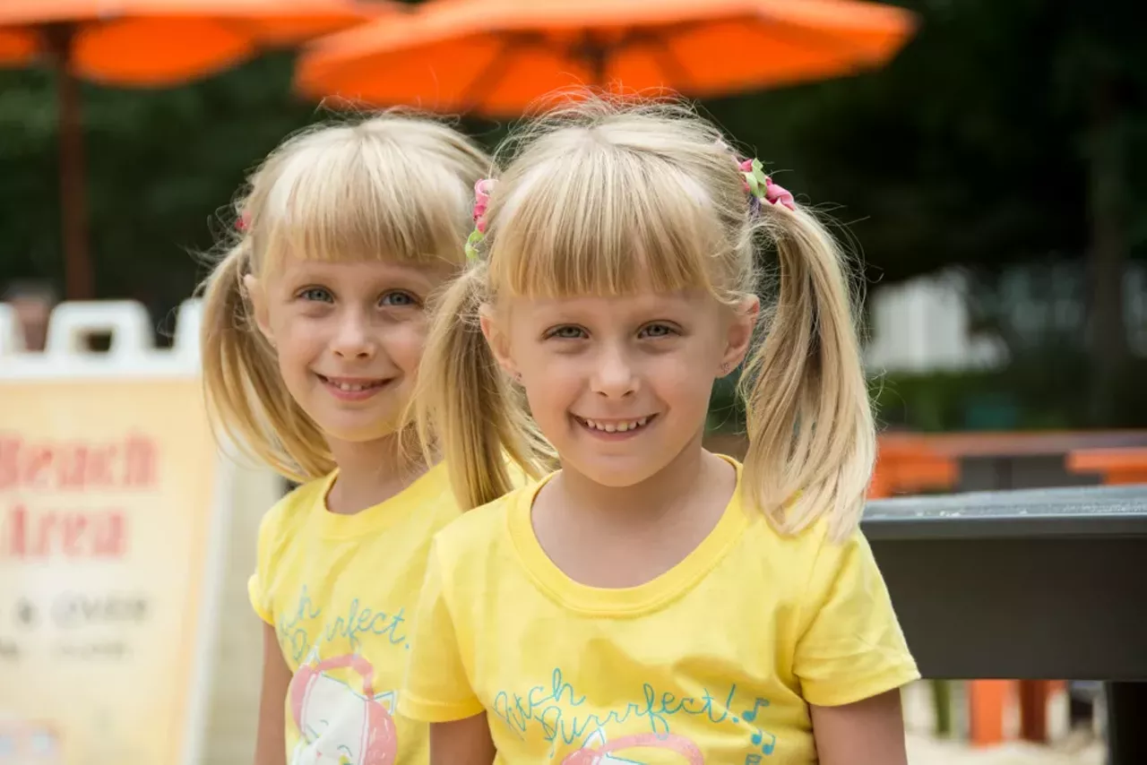 Violet and Ava have us seeing double!