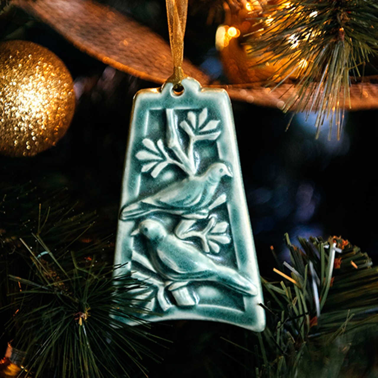 Two turtledoves ornament.