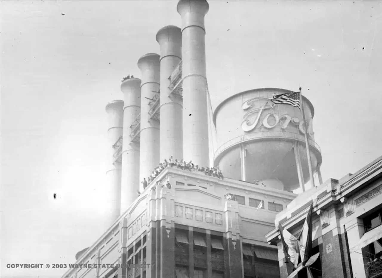 Smokestacks and water tower of the power plant in Highland Park designed by architect Albert Kahn. From Virtual Motor City (Photo credit: Detroit News Collection, Walter P. Reuther Library, Wayne State University)