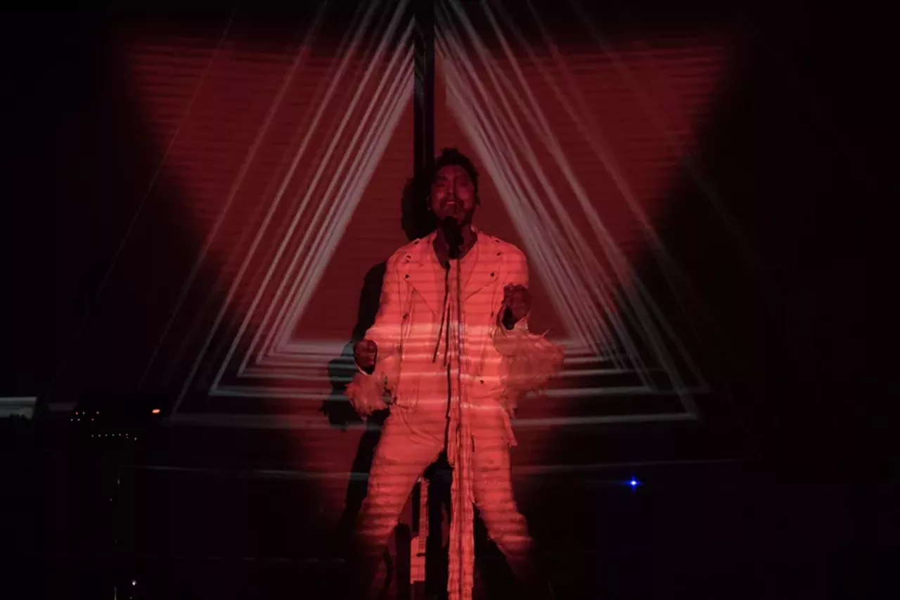Miguel performs at the Palace of Auburn Hills on The Nostalgic For The Present Tour. 10-15-16