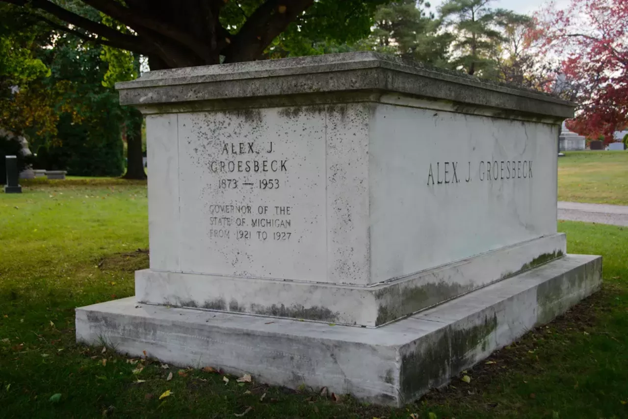 Image: 20 Images From Detroit's Historic Cemeteries