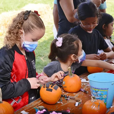 Detroit Harvest Fest detroitharvestfest.com Taking over the Dequindre Cut from Oct. 5-6, Detroit Harvest Fest offers family-friendly fun, live music, and a huge food truck rally. With activities like pumpkin decorating and hayrides, it’s a great way to celebrate fall with the whole family while supporting local vendors.