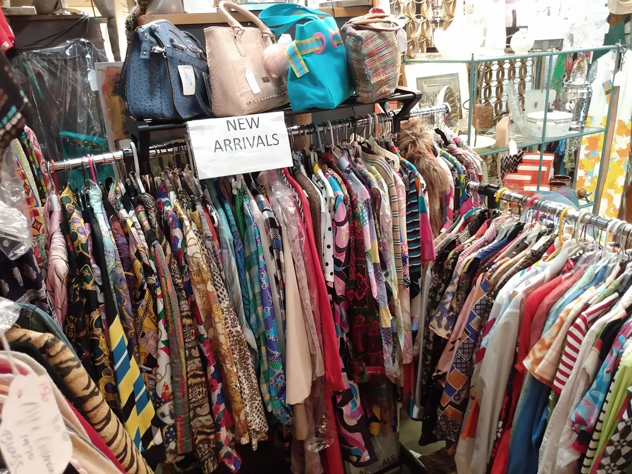 Vintage Eastern Market 1515 Division St., Unit B, Detroit; 313-666-0060; facebook.com/vintageeasternmarket If you’re getting ready to move into a new apartment, Eastern Market’s vintage store will have your place looking cooler than all of your friends’. While mainly full of home trinkets, the shop offers some records and clothing in the back corner at reasonable prices too. Local vendors also fill the alley behind the shop to sell handmade clothing and accessories every Saturday.