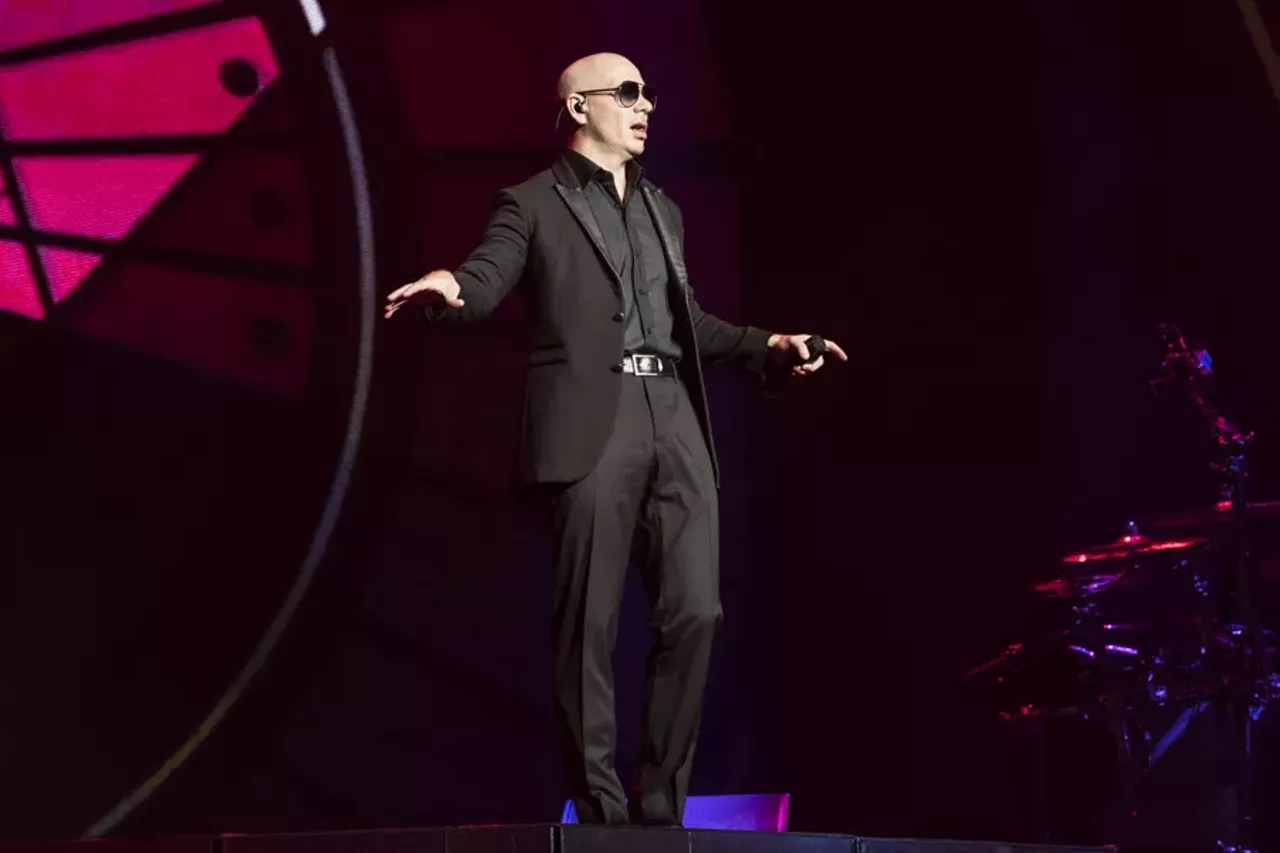 Image: 20 photos from Pitbull and Prince Royce @ DTE that are hot, hot, hot