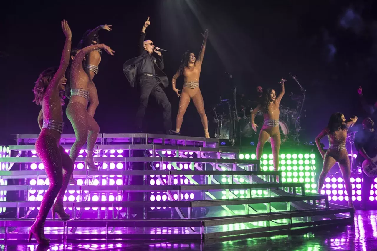Image: 20 photos from Pitbull and Prince Royce @ DTE that are hot, hot, hot