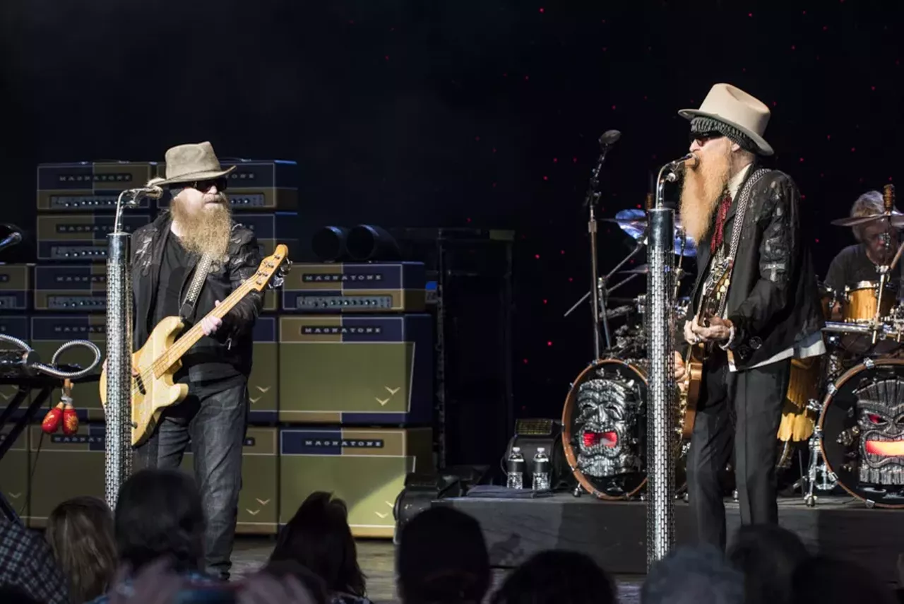 Image: 20 sharp-dressed photos from ZZ Top @ DTE