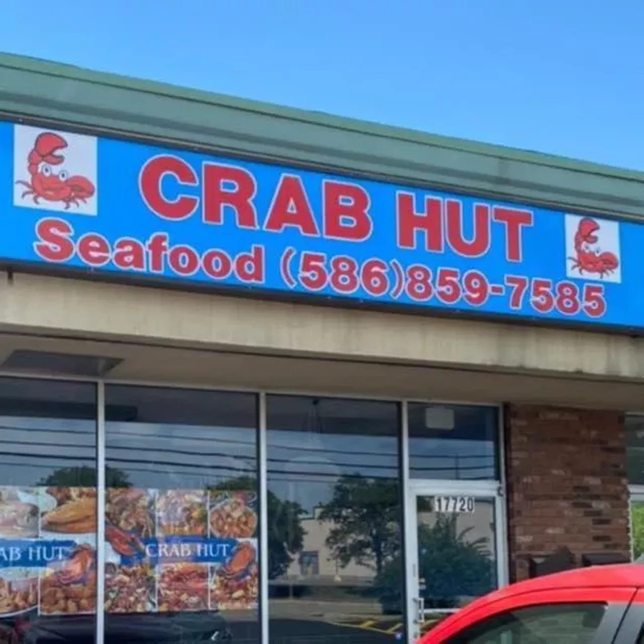 Crab Hut Seafood 17720 Frazho Rd., Roseville; 586-859-7585; crabhutseafood.com In addition to a variety of Chinese food favorites, Crab Hut Seafood offers bags of snow crab legs, lobster tail, shrimp, and more. Each boil bag meal comes with a side of corn, eggs, and potatoes. Photo via Crab Hut Seafood/Facebook