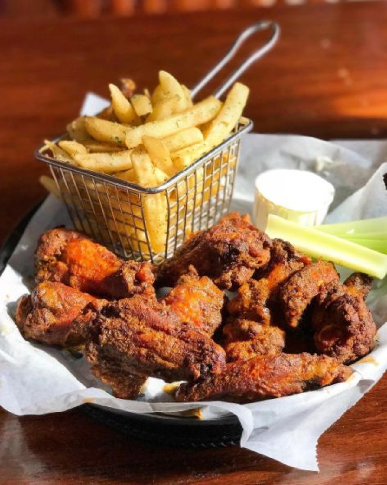 Sweetwater Tavern
400 E Congress St, Detroit, 313-962-2210
This is one restaurant you need on your bucket list, because their wings are simply amazing! Every item served is homemade with a goal to &#147;please your palate.&#148; This classic restaurant is a true Detroit favorite, that you absolutely can&#146;t pass up.
Photo via Insta user @chowdowndetroit