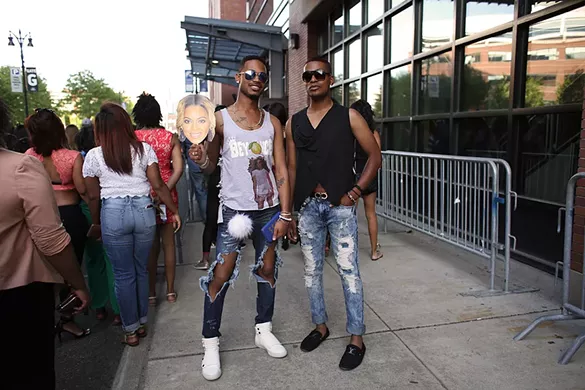 Image: 22 flawless photos of Beyonce fans at Ford Field