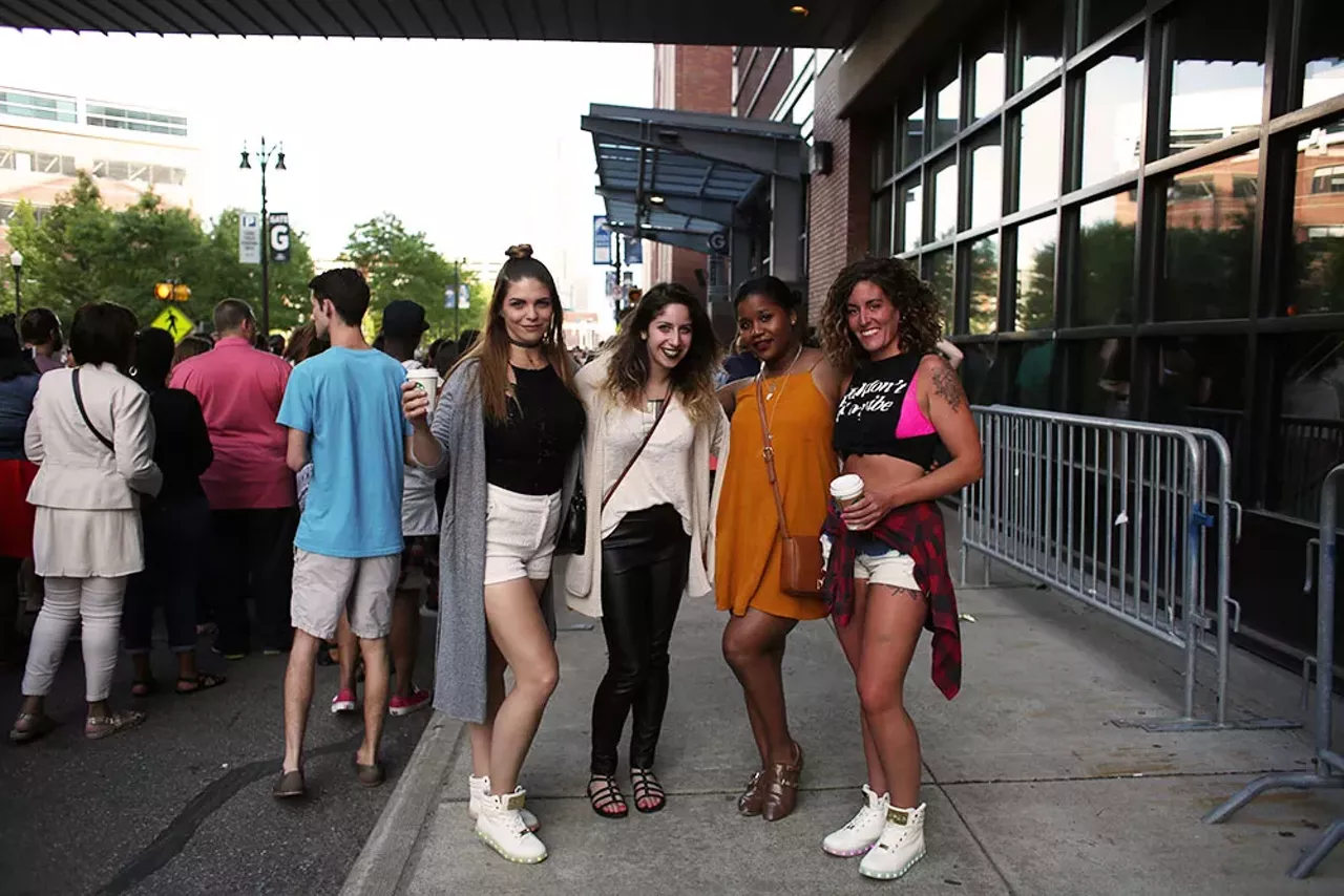 Image: 22 flawless photos of Beyonce fans at Ford Field