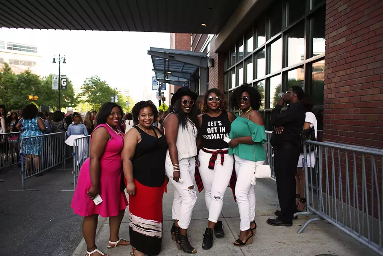 Image: 22 flawless photos of Beyonce fans at Ford Field
